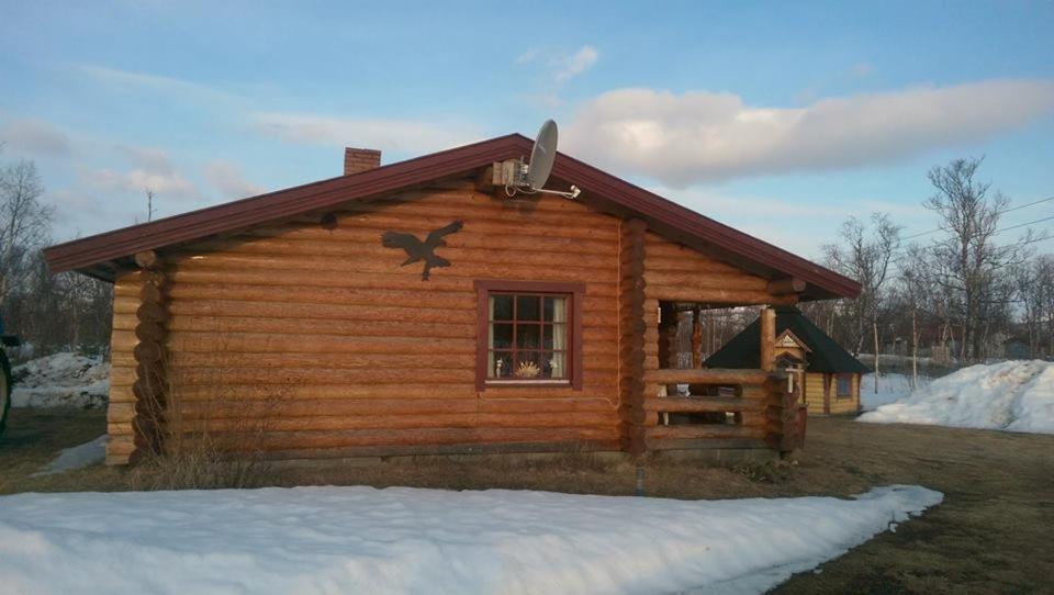 Johansens Hytteutleie Tana Buitenkant foto