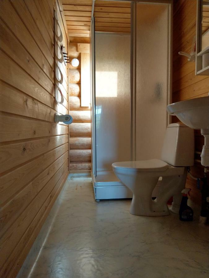 Johansens Hytteutleie Tana Buitenkant foto